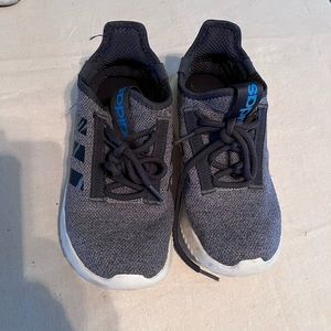 Men’s Adidas cloud foam tennis shoes,  size 6